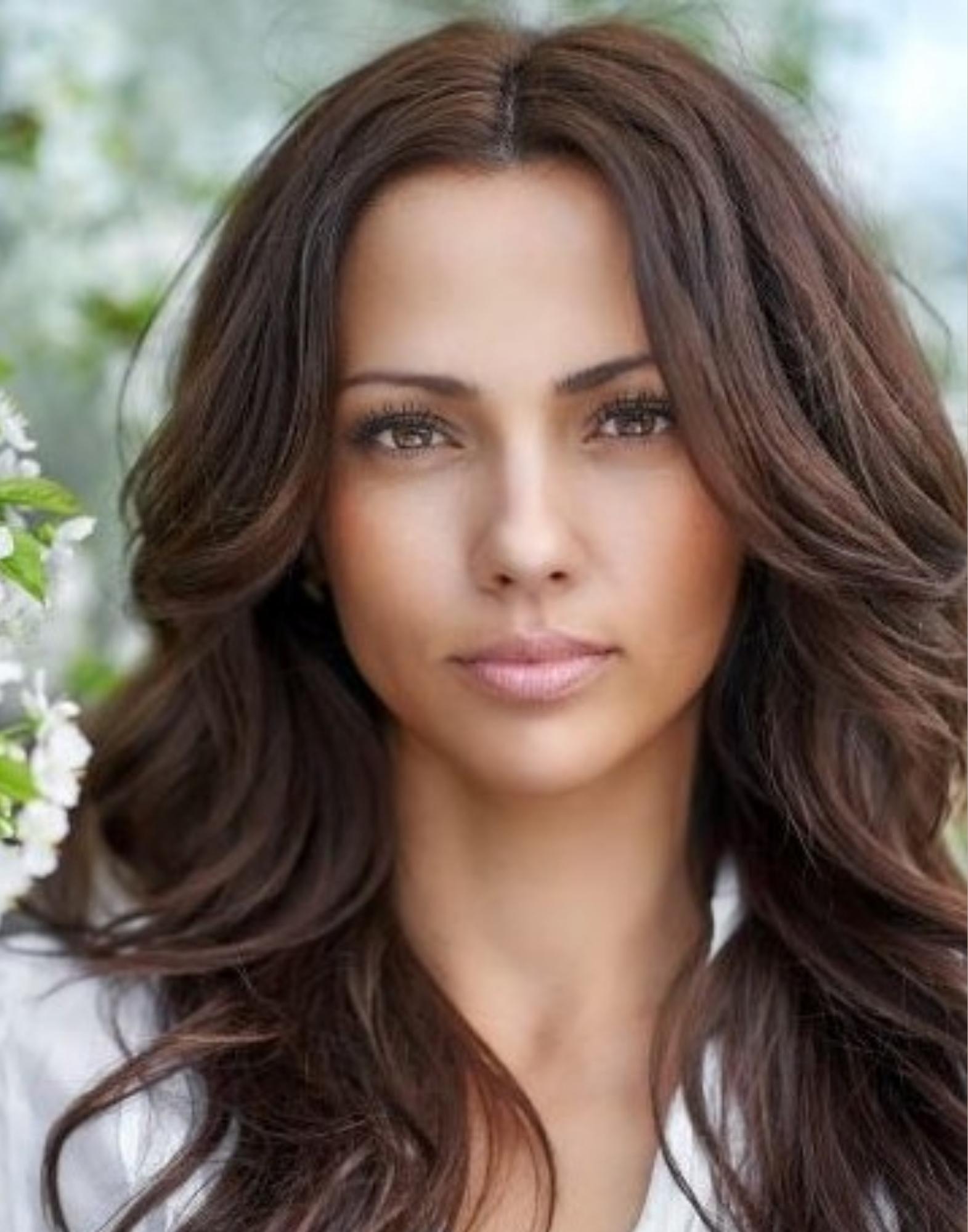 Assia Voyante